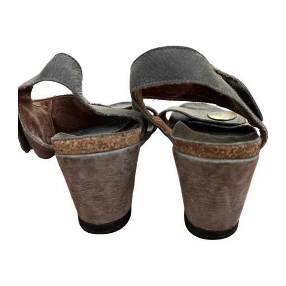 Taos Womens Silver Ankle Strap Heels EUR 39 Medium (B, M) Wedge Suede Leather - Picture 5 of 9